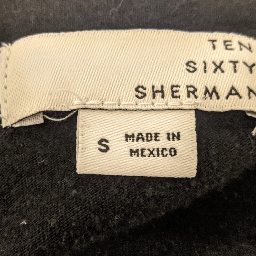 3/$15 GUACAMOLE graphic tee (small) - Picture 3 of 4